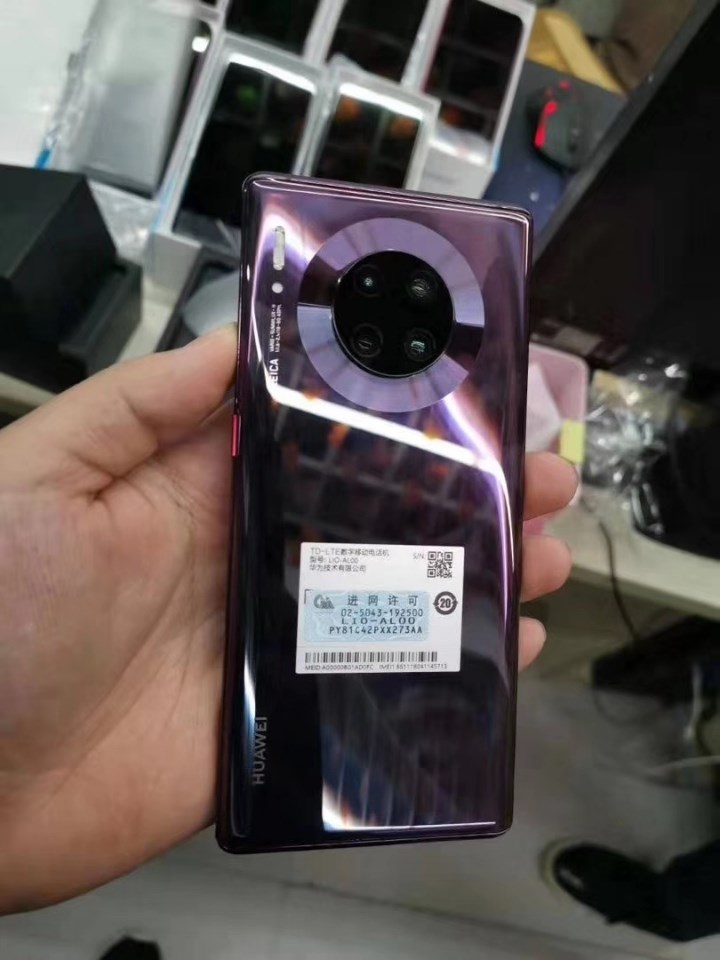 华为Mate30/30 Pro紫色版真机上手图曝光