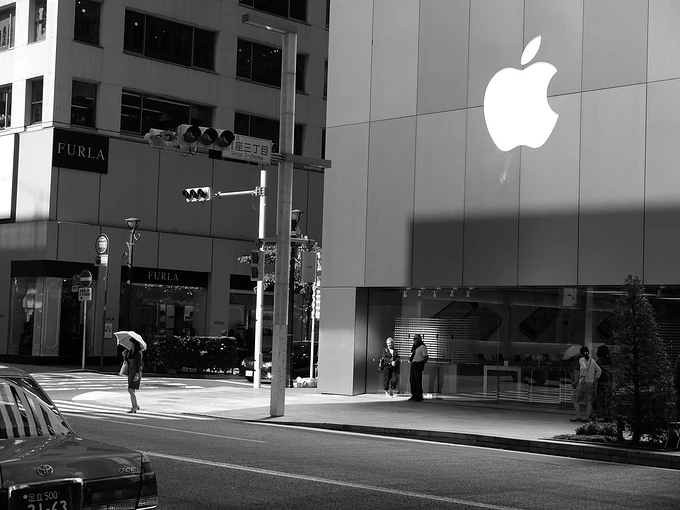 苹果解除iPhone产品限购 但中国市场仍限购两台