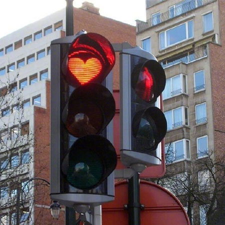 浪漫的红绿灯很唯美的爱情背景图 是真的熟悉也是真的止步于此就到这里​​